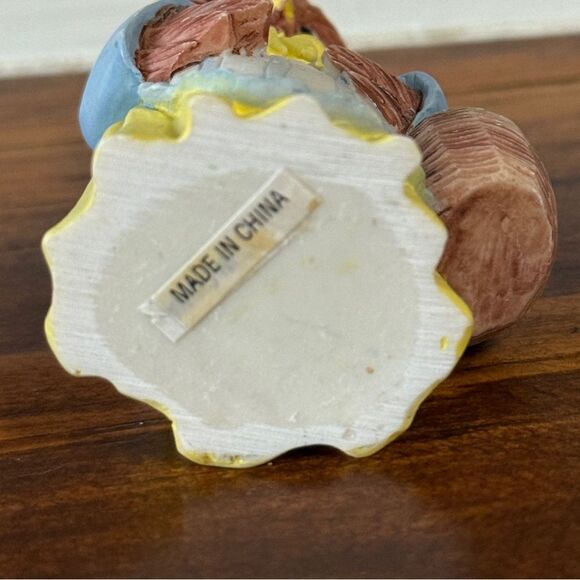 Vintage JC 1991 Tiny Mrs Owl miniature collectable figurine with Basket - Picture 7 of 10